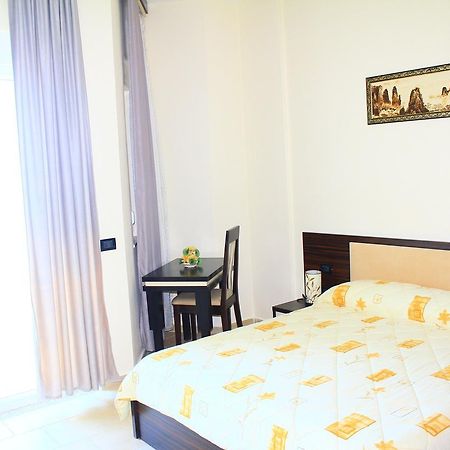 Hotel Alba Shëngjin Buitenkant foto