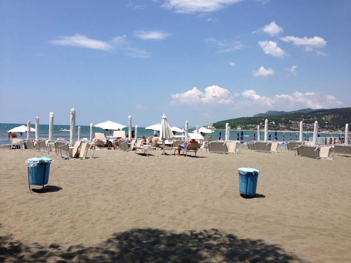 Hotel Alba Shëngjin Buitenkant foto