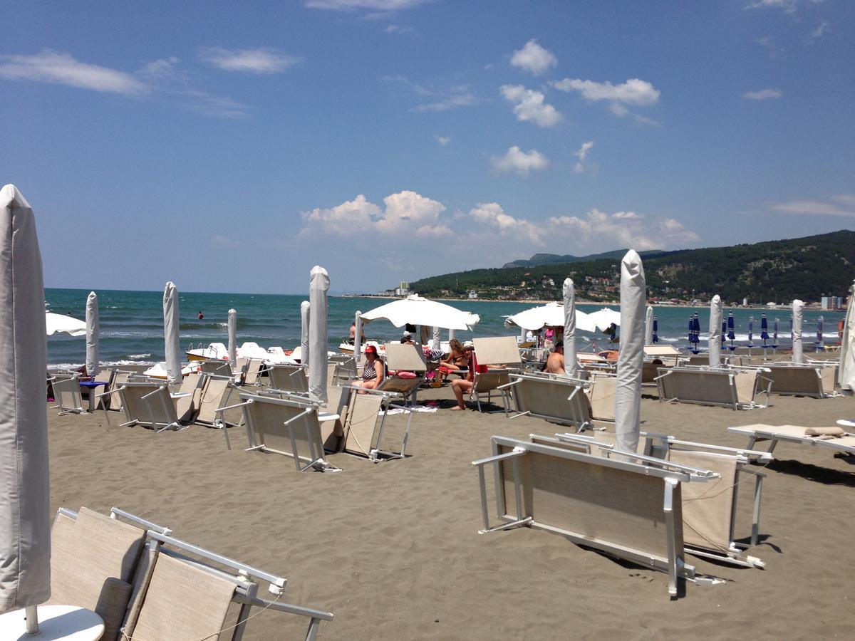 Hotel Alba Shëngjin Buitenkant foto