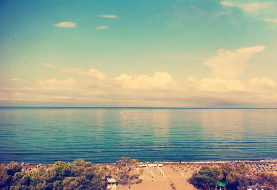 Hotel Alba Shëngjin Buitenkant foto